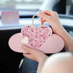 13 Pcs Presesrved Roses in a H