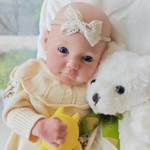 18-inch Platinum Silicone Skin-Tone Baby Girl Reborn Newborn Doll with Full-Body Realism and Washable Design